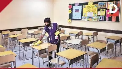 സ്‌കൂള്‍ തുറക്കുന്നത് ആഗസ്റ്റ് 15 നായിരിക്കുമെന്ന സൂചന നല്‍കി കേന്ദ്രമന്ത്രി