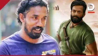 ‘സിനിമയെ ആര്‍ക്കാണ് പേടി? അടിത്തറ ഇല്ലാത്തവര്‍ക്കോ അസ്തിത്വം ഇല്ലാത്തവര്‍ക്കോ അതോ ചരിത്രം ഇല്ലാത്തവര്‍ക്കോ അതോ ധൈര്യം ഇല്ലാത്തവര്‍ക്കോ?’; വാരിയംകുന്നനില്‍ മിഥുന്‍ മാനുവല്‍ തോമസ്