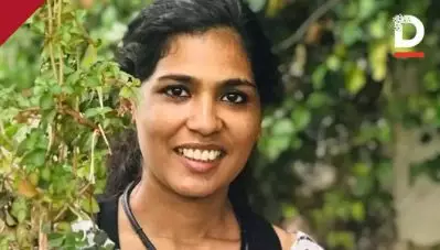 രഹ്ന ഫാത്തിമയ്‌ക്കെതിരെ ജാമ്യമില്ലാവകുപ്പ് ചുമത്തി കേസെടുത്തു; പ്രായപൂര്‍ത്തിയാവാത്ത മക്കള്‍ക്ക് ചിത്രം വരയ്ക്കാന്‍ നഗ്നശരീരം വിട്ടുനല്‍കിയെന്ന് പരാതി