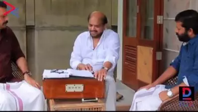 ‘എന്നിലേ സാഗരം മൂകമായ് വാര്‍ന്നുവോ…പിന്‍നിലാ ചന്ദനം പെയ്തനാള്‍ വിങ്ങിയോ..’ ; കണ്ണീര്‍പൂക്കളുമായി വിദ്യാസാഗര്‍