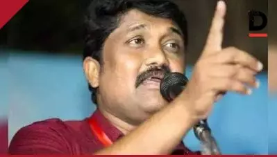 ലീഗിന് രണ്ട് വഴികളെയുള്ളു പ്രിയങ്കയ്‌ക്കൊപ്പം ജയ് ശ്രീറാം വിളിച്ചു വിധേയത്വം ആവര്‍ത്തിക്കാം, അല്ലെങ്കില്‍ നട്ടെല്ലോടെ നിവര്‍ന്നു നില്‍ക്കാം: എ.എ റഹീം