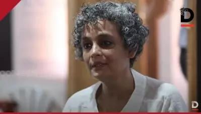 അരുന്ധതി റോയിയുടെ പ്രസംഗം യൂണിവേഴ്‌സിറ്റി സിലബസില്‍ ഉള്‍പ്പെടുത്തരുതെന്ന് സംഘപരിവാര്‍ അധ്യാപക സംഘടന