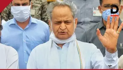 ആറ് പേജുള്ള ആ പ്രേമലേഖനം കിട്ടി, അതിനുള്ള മറുപടി വൈകീട്ട് തരാം; ഗവര്‍ണറോട് ഗെലോട്ട്