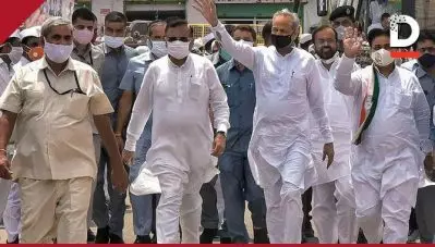 ‘ഒരാള്‍ പോലും വിട്ട് പോവില്ല’;ഗെലോട്ട് ക്യാംപിലെ 50ഓളം എം.എല്‍.എമാരെ ജയ്‌സാല്‍മീറിലെത്തിച്ചു