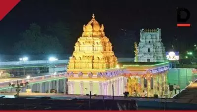 പുരോഹിതരും ജീവനക്കാരുമടക്കം 140 പേര്‍ക്ക് കൊവിഡ്; ക്ഷേത്രം അടയ്ക്കാന്‍ കഴിയില്ലെന്ന് തിരുപ്പതി ദേവസ്ഥാനം ബോര്‍ഡ്; ആശങ്ക വര്‍ധിക്കുന്നു