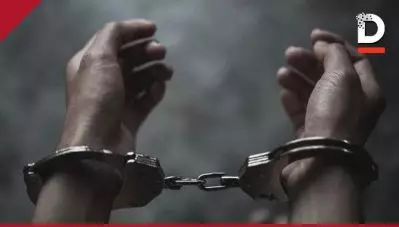 കാസര്‍ഗോഡ് പോക്‌സോ കേസ് പ്രതി തെളിവെടുപ്പിനിടെ കടലില്‍ ചാടി