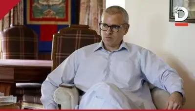 ബി.ജെ.പിക്ക് ആഘോഷിക്കാന്‍ 15 ദിവസം, ഞങ്ങളെ പരസ്പരം കാണാന്‍ പോലും അനുവദിക്കുന്നില്ല; ഈ ഭയം സംസാരിക്കും കശ്മീരിലെ അവസ്ഥ: ഒമര്‍ അബ്ദുള്ള