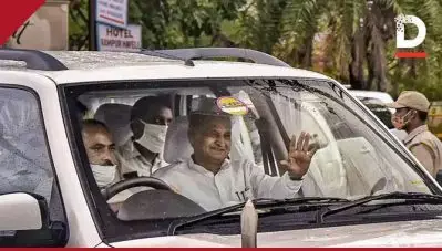 ‘ആ ആറ് എം.എല്‍.എമാരെ അന്ന് അയോഗ്യരാക്കാത്തത് എന്തുകൊണ്ട്?’; ബി.എസ്.പിയുടെ പേരില്‍ കോണ്‍ഗ്രസിന് കുരുക്കിടാന്‍ ബി.ജെ.പി, ഹൈക്കോടതിയിലേക്ക്