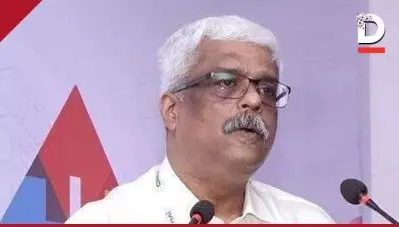 സ്വപ്‌നയുമായും സന്ദീപുമായും ശിവശങ്കറിന് അടുത്ത ബന്ധം; സ്വര്‍ണക്കടത്ത് ആസൂത്രണം ചെയ്തത് ശിവശങ്കറിന്റെ ഫ്‌ളാറ്റില്‍ നിന്നെന്ന് റിപ്പോര്‍ട്ട്
