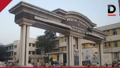 തിരുവനന്തപുരം മെഡിക്കല്‍ കോളെജില്‍ ഗുരുതര വീഴ്ച; കൊവിഡ് നിരീക്ഷണത്തിലുള്ളവര്‍ക്ക് കൂട്ടിരിപ്പുകാര്‍; പിതാവിന് കൂട്ടിരുന്ന യുവാവിന് കൊവിഡ്