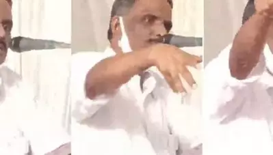 ‘അടിക്കണ്ടേ അവനെയൊക്കെ, നല്ല ചുട്ട അടികൊടുക്കണം, വിവാരാവകാശപ്രവര്‍ത്തകനെ ആക്രമിക്കാന്‍ ആഹ്വാനം ചെയ്ത് എം.എല്‍.എ