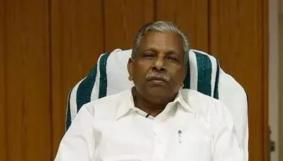 മന്ത്രി എ.സി മൊയ്തീന്റെ ഓഫീസിലെ എട്ട് ജീവനക്കാര്‍ക്ക് കൊവിഡ്; മന്ത്രി നിരീക്ഷണത്തില്‍