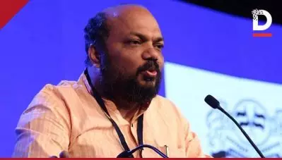 ജനാധിപത്യപരമായ പ്രശ്‌നത്തെ ഒരു വ്യക്തിയോടുള്ള ഏറ്റുമുട്ടലായി ചുരുക്കുന്നത് ഏതു താല്‍പര്യമാണ്?; മനോരമ റിപ്പോര്‍ട്ടിനെതിരെ പി.രാജീവ്