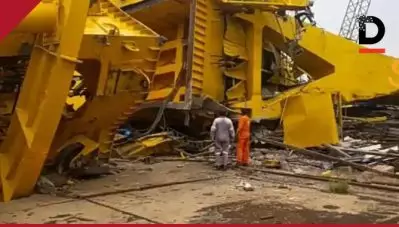 വിശാഖപട്ടണം കപ്പല്‍നിര്‍മ്മാണശാലയില്‍ ക്രെയിന്‍ തകര്‍ന്ന് പത്ത് പേര്‍ മരിച്ചു; നിരവധി പേര്‍ക്ക് പരിക്ക്