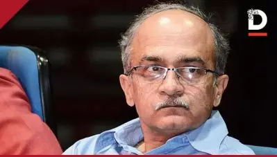 ആര് ആക്രമിക്കപ്പെടണം എന്ന് തീരുമാനിക്കുന്നത് മോദിയാണ്; കാരവാനിലെ മാധ്യമപ്രവര്‍ത്തകര്‍ക്കെതിരായ അക്രമത്തില്‍ പ്രശാന്ത് ഭൂഷണ്‍