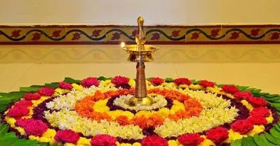 കൊവിഡ് നിയന്ത്രങ്ങള്‍ക്കിടയില്‍ മലയാളിക്ക് ഇന്ന് ഉത്രാട പാച്ചില്‍