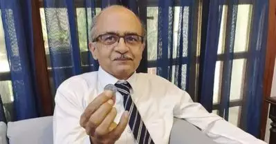 ഒരു രൂപ ഇതാ! അഭിഭാഷകന്‍ രാജീവ് ധവാന് പിഴ നല്‍കി പ്രശാന്ത് ഭൂഷന്റെ ആദ്യ പ്രതികരണം; നാലു മണിക്ക് വാര്‍ത്താസമ്മേളനം