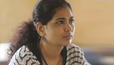 രഹ്ന ഫാത്തിമയ്ക്ക് ഏര്‍പ്പെടുത്തിയ വിലക്ക് സുപ്രീം കോടതി സ്‌റ്റേ ചെയ്തു