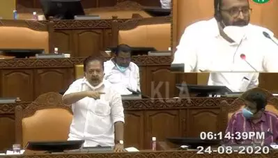 മുഖ്യമന്ത്രിയുടെ മറുപടി പ്രസംഗം നീളുന്നു, കൊവിഡ് കാലമായതുകൊണ്ട് പടരാനുള്ള സാധ്യത ഉണ്ടെന്ന് ചെന്നിത്തല; അതിപ്പോഴാണോ തോന്നിയതെന്ന് സ്പീക്കര്‍