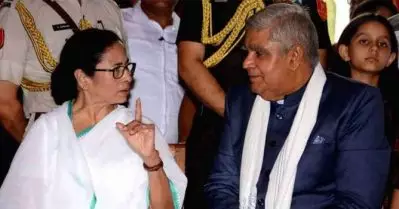 സര്‍ക്കാരിനെ അട്ടിമറിക്കാനുള്ള രാഷ്ട്രീയലാക്കോടെയുള്ള പ്രവര്‍ത്തനം നിര്‍ത്തിക്കോളൂ; ഗവര്‍ണര്‍ക്ക് താക്കീതുമായി മമത ബാനര്‍ജി