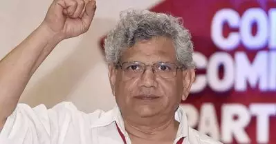 ഫാസിസം യെച്ചൂരിയെ തേടിയെത്തുമ്പോള്‍