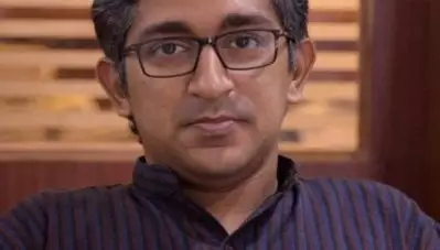 അളമുട്ടി മാത്രം കടിച്ച ചേരകളുടെ ഭാഷയുടെ പൊളിറ്റിക്കല്‍ കറക്റ്റ്‌നസ് അളക്കുന്ന പുരുഷുക്കള്‍ ക്യൂ പാലിക്കുക; ഭാഗ്യലക്ഷ്മി ഉള്‍പ്പെടെയുള്ളവര്‍ക്ക് അഭിവാദ്യമര്‍പ്പിച്ച് ഹരീഷ് വാസുദേവന്‍