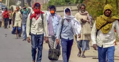 പ്രതിഷേധം ഫലം കണ്ടു; കൊവിഡിനിടെ മരിച്ച കുടിയേറ്റ തൊഴിലാളികളുടെ കണക്ക് പുറത്തുവിട്ട് കേന്ദ്രം
