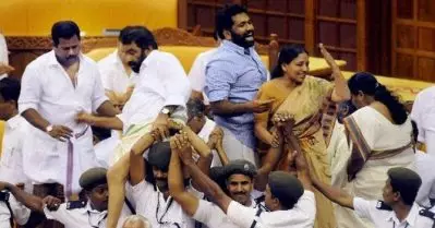 നിയമസഭാ കയ്യാങ്കളി കേസില്‍ സ്‌റ്റേയില്ല; ഇ. പി ജയരാജനോടും കെ.ടി ജലീലിനോടും ഹാജരാകാന്‍ ആവശ്യപ്പെട്ട് ഹൈക്കോടതി