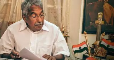 ഉമ്മന്‍ ചാണ്ടി അടക്കമുള്ളവര്‍ക്കെതിരായ സോളാര്‍ പീഡനകേസ് സി.ബി.ഐക്ക് വിട്ടു