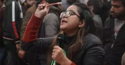 ‘അക്രമാസക്തമായ കലാപമായിരുന്നു ലക്ഷ്യ’മെന്ന് സഫൂറ പറഞ്ഞതായി ദല്‍ഹി പൊലീസിന്റെ കുറ്റപത്രം; ഒപ്പുവെക്കാതെ സഫൂറ സര്‍ഗാര്‍
