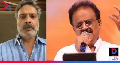 ‘എസ്.പി.ബിയ്ക്ക് ശ്വാസകോശം മാറ്റിവെയ്ക്കല്‍ ശസ്ത്രക്രിയ ചെയ്തിട്ടില്ല; ആരാധകര്‍ക്കായി ഐ.സി.യുവില്‍ കിടന്ന് പാട്ട് പാടിയിട്ടുമില്ല’: വ്യാജവാര്‍ത്തകള്‍ പ്രചരിപ്പിക്കരുതെന്ന് മകന്‍ എസ്.പി ചരണ്‍