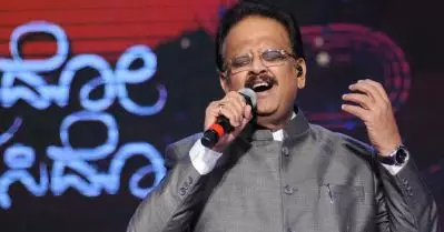 പാട്ടുകാരനായി മാത്രമല്ല, നടനായും നടന്മാര്‍ക്ക് ശബ്ദം കൊടുത്തും അഭ്രപാളിയില്‍ ജീവിച്ച എസ്.പി.ബി