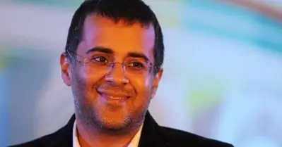 ‘ഇനിയങ്ങോട്ടാര്‍ക്കും ഒരു പണിയുമുണ്ടാകില്ല, അതുകൊണ്ട് അവര്‍ക്കൊന്നും വാങ്ങേണ്ടിയും വരില്ല’; തനിഷ്‌കിന് പിന്തുണയുമായി ചേതന്‍ ഭഗത്