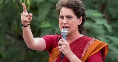 രണ്ടെണ്ണത്തിനെ സസ്‌പെന്‍ഡ് ചെയ്തിട്ടെന്ത് കാര്യം, ആരുടെ ഉത്തരവിലാണ് ആ കുടുംബം ഇപ്പോള്‍ ദുഃഖിക്കുന്നത്; പ്രിയങ്ക ഗാന്ധി