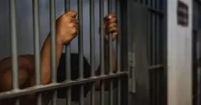 പൊന്നാനിയില്‍ യുവാവിന് നേരെ പൊലീസ് മര്‍ദ്ദനം; നഗ്നനാക്കി, പഞ്ചസാര ലായനി കുടിപ്പിച്ചെന്ന് പരാതി