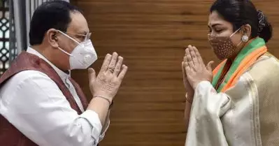 സ്ത്രീകളെ അംഗീകരിക്കാന്‍ സാധിക്കാത്ത പുരുഷാധിപത്യ ചിന്തയാണ് കോണ്‍ഗ്രസ് നേതാക്കള്‍ക്കെന്ന് ഖുശ്ബു
