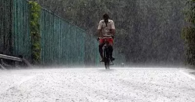 സംസ്ഥാനത്ത് ശനിയാഴ്ച വരെ ഇടിമിന്നലോട് കൂടിയ മഴയ്ക്കും കാറ്റിനും സാധ്യത; വിവിധ ജില്ലകളില്‍ യെല്ലോ അലേര്‍ട്ട്