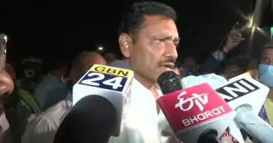 ‘ജയിച്ച സ്ഥലങ്ങളില്‍ തെരഞ്ഞെടുപ്പ് കമ്മീഷന്‍ സര്‍ട്ടിഫിക്കറ്റ് നല്‍കുന്നില്ല’; പരാതി ഉന്നയിച്ച് കോണ്‍ഗ്രസും,സി.പി.ഐ.എം.എല്‍ഉം