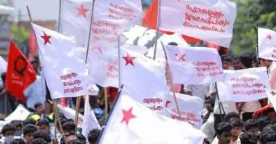 തൃശ്ശൂരില്‍ എസ്.എഫ്.ഐ നേതാക്കള്‍ക്ക് നേരെ ആക്രമണം; പിന്നില്‍ എസ്.ഡി.പി.ഐ എന്ന് എസ്.എഫ്.ഐ