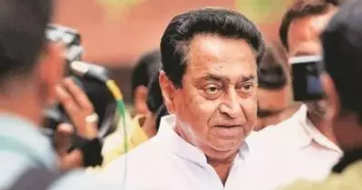 ഇതിന് നിങ്ങള്‍ക്കെന്താണ് അധികാരം; കമല്‍നാഥിനെ താരപ്രചാരക പട്ടികയില്‍ നിന്ന് ഒഴിവാക്കിയ തെരഞ്ഞെടുപ്പ് കമ്മീഷന്‍ നടപടി സ്റ്റേ ചെയ്ത് സുപ്രീം കോടതി