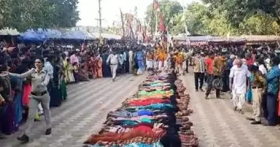 കുട്ടികള്‍ ഉണ്ടാകാന്‍ നിരത്തിക്കിടത്തിയ സ്ത്രീകള്‍ക്ക് മുകളിലൂടെ നടന്ന് പൂജാരിമാര്‍
