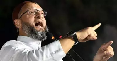 ശിവസേനയുടെ മടിയില്‍ ചാടിക്കയറിയിരുന്ന കോണ്‍ഗ്രസിന് ഞങ്ങളെ ചോദ്യം ചെയ്യാന്‍ എന്തവകാശം; ഇഷ്ടമുള്ളയിടത്ത് മത്സരിക്കും: ഉവൈസി
