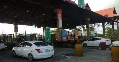 ജീവനക്കാര്‍ക്ക് കൊവിഡ്; പാലിയേക്കര ടോള്‍ പിരിവ് നിര്‍ത്തി