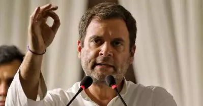 ‘അക്രമം ഒന്നിനും ഒരു പരിഹാരമല്ല’; രാജ്യത്തെ ഓര്‍ത്തെങ്കിലും നിയമങ്ങള്‍ ഒന്ന് പിന്‍വലിച്ചൂടെയെന്ന് കേന്ദ്രത്തോട് രാഹുല്‍ ഗാന്ധി