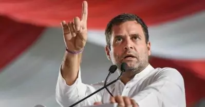 ‘രാജ്യത്തെ ക്രോണി ക്യാപിറ്റലിസ്റ്റുകള്‍ക്ക് വില്‍ക്കുന്നയാളെ എന്ത് വിളിക്കും’? മോദിയ്ക്ക് പുതിയ പേര് നിര്‍ദ്ദേശിച്ച് രാഹുല്‍