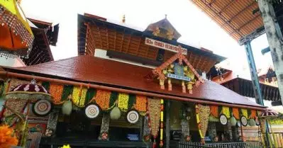 ‘ഗുരുവായൂര്‍ ക്ഷേത്രത്തില്‍ ജാതിഭ്രഷ്ട്’; വാദ്യ രംഗത്ത് വിവേചനം; അവസരം ‘മേല്‍ജാതി’ക്കാര്‍ക്കെന്ന് പരാതി