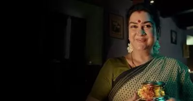 Exclusive Interview: ‘സൂപ്പര്‍ സ്റ്റാര്‍ എന്ന് കേള്‍ക്കാനല്ല നല്ല ഒരു നടിയെന്ന് കേള്‍ക്കാനാണ് താല്‍പര്യം’; ഉര്‍വശി മനസുതുറക്കുന്നു