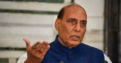 ‘കേന്ദ്രം പേടിച്ചു തുടങ്ങി’; കര്‍ഷകരെ നക്‌സലുകളെന്നും ഖലിസ്ഥാനികളെന്നും വിളിച്ചിട്ടില്ലെന്ന് രാജ്‌നാഥ് സിങ്