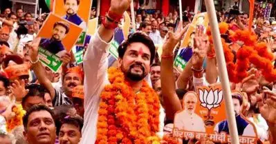 മോദിക്ക് വോട്ടു കുത്തിയാല്‍ ഗുജറാത്തിലും യു.പിയിലും നടപ്പാക്കിയപോലെ രാജ്യമാകെ ‘വികസനം’ കൊണ്ടുവരുമെന്ന് കേന്ദ്രമന്ത്രി അനുരാഗ് ഠാക്കൂര്‍