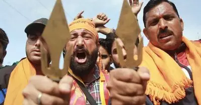 ബജ്‌രംഗ് ദളിന് ഫേസ്ബുക്കിന്റെ വഴിവിട്ട സഹായം; ഇളവുകള്‍ കൊടുത്തത് ന്യൂനപക്ഷ വേട്ടയ്ക്ക് ഫേസ്ബുക്ക് തന്നെ മാറ്റി നിര്‍ത്തിയ തീവ്രഹിന്ദുത്വ സംഘടനയ്ക്ക്